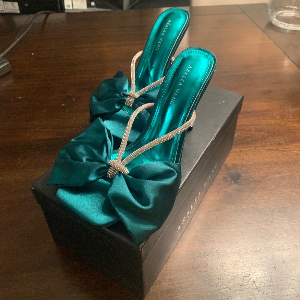 Azalea Wang Green 7.5 heels